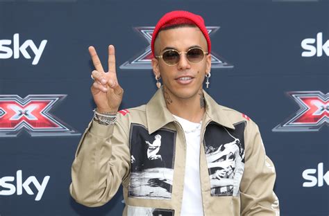 sfera ebbasta a x factor prada